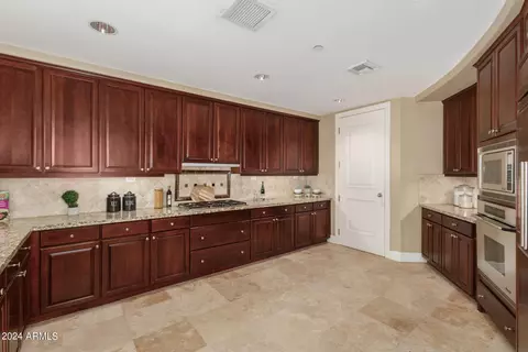 Kitchen - 2211 E Camelback Rd #301, Phoenix, AZ 85016 photo 4 of 4