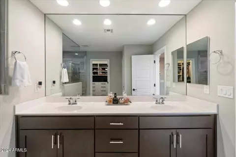 Bath - 8920 W Marshall Ave, Glendale, AZ 85305 photo 1 of 4