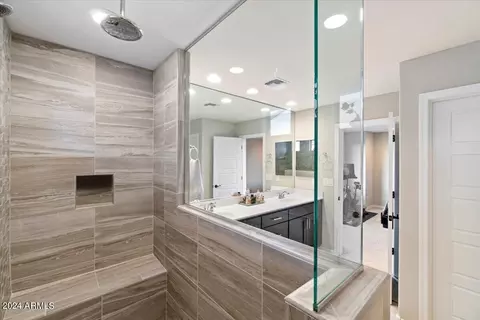 Bath - 8920 W Marshall Ave, Glendale, AZ 85305 photo 2 of 4