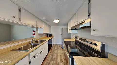 2133 W Turney Ave #D71, Phoenix, AZ 85015