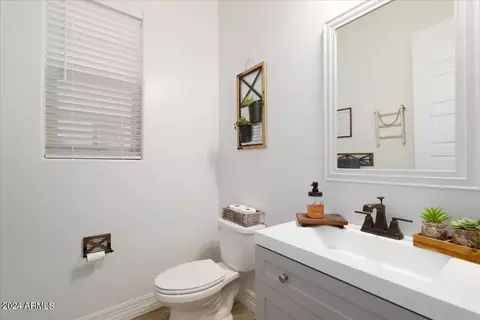 Bath - 3762 E Sagebrush St, Gilbert, AZ 85296 photo 1 of 7