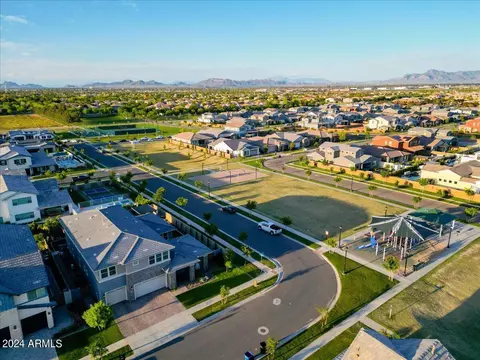 View/Area - 3762 E Sagebrush St, Gilbert, AZ 85296 photo 2 of 3