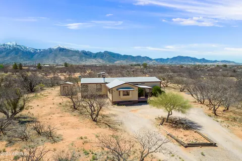 5954 S Red Tail Ln, Hereford, AZ 85615