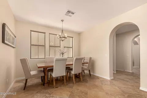 Dining - 3970 E Crest Ln, Phoenix, AZ 85050 photo 4 of 4