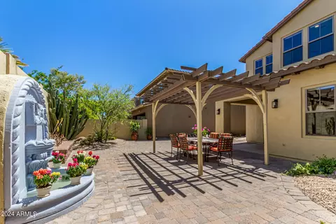 Exterior - 3970 E Crest Ln, Phoenix, AZ 85050 photo 9 of 14