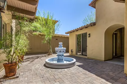 Exterior - 3970 E Crest Ln, Phoenix, AZ 85050 photo 4 of 14