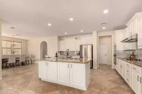 Kitchen - 3970 E Crest Ln, Phoenix, AZ 85050 photo 7 of 7