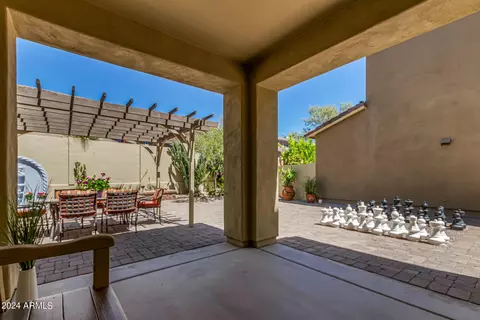 Exterior - 3970 E Crest Ln, Phoenix, AZ 85050 photo 7 of 14