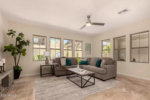 Living - 3970 E Crest Ln, Phoenix, AZ 85050 photo 5 of 7