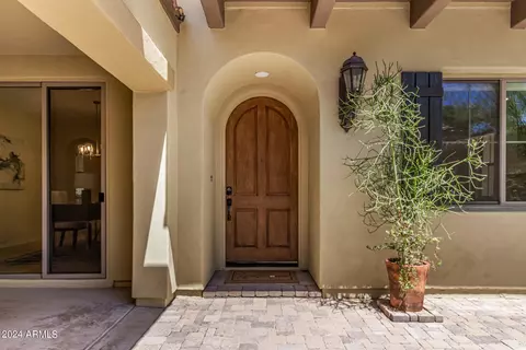 Entry Way - 3970 E Crest Ln, Phoenix, AZ 85050 photo 1 of 4