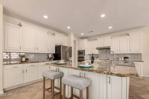 Kitchen - 3970 E Crest Ln, Phoenix, AZ 85050 photo 1 of 7