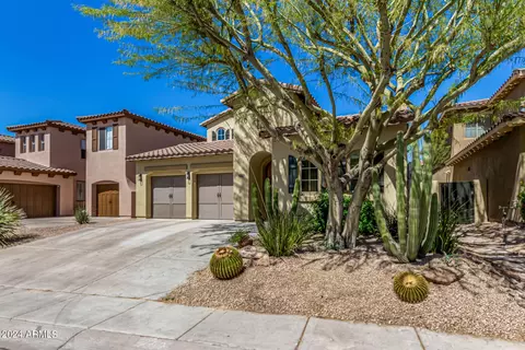 Exterior - 3970 E Crest Ln, Phoenix, AZ 85050 photo 3 of 14