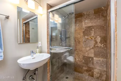 Bath - 4518 N 12th Dr, Phoenix, AZ 85013 photo 1 of 3