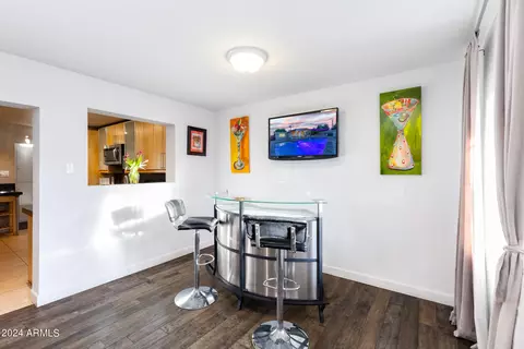 Dining - 4518 N 12th Dr, Phoenix, AZ 85013 photo 4 of 4