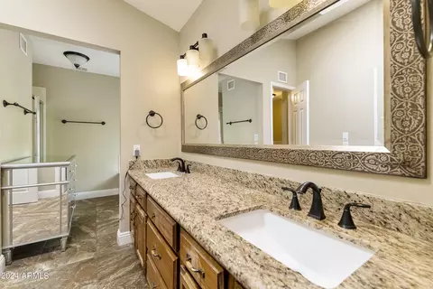 Bath - 454 E Hale St, Mesa, AZ 85203 photo 1 of 8