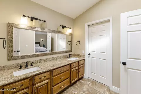 Bath - 454 E Hale St, Mesa, AZ 85203 photo 4 of 8