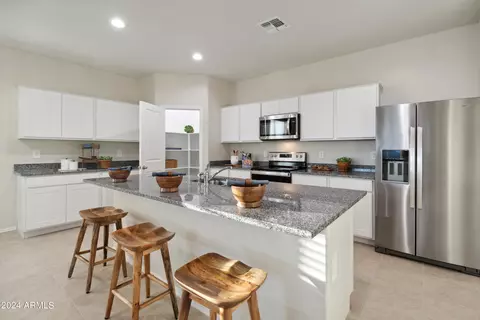 36141 W San Ildefanso Ave, Maricopa, AZ 85138