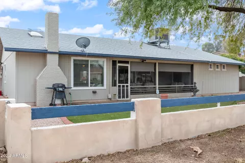 Exterior - 11832 S Magic Stone Dr, Phoenix, AZ 85044 photo 4 of 11