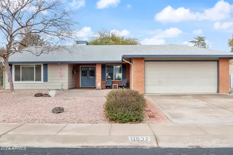 11832 S Magic Stone Dr, Phoenix, AZ 85044
