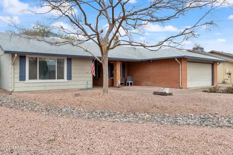 Exterior - 11832 S Magic Stone Dr, Phoenix, AZ 85044 photo 2 of 11