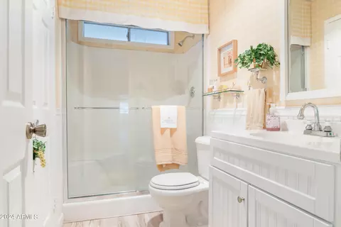 Bath - 11832 S Magic Stone Dr, Phoenix, AZ 85044 photo 3 of 3