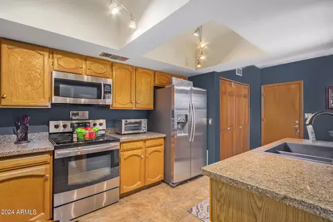 Kitchen - 1912 E Rhea Rd, Tempe, AZ 85284 photo 4 of 5