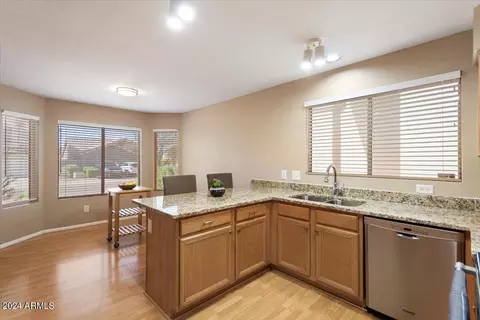 3054 Escuda Rd, Phoenix, AZ 85050 photo 8