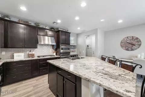 Kitchen - 2258 S Basmath Ln, Gilbert, AZ 85295 photo 3 of 4