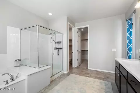 Bath - 2258 S Basmath Ln, Gilbert, AZ 85295 photo 2 of 4
