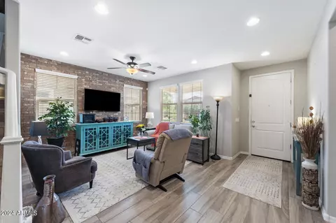 Living - 2258 S Basmath Ln, Gilbert, AZ 85295 photo 2 of 4