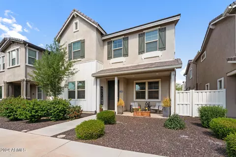 Exterior - 2258 S Basmath Ln, Gilbert, AZ 85295 photo 2 of 11