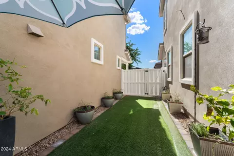 Exterior - 2258 S Basmath Ln, Gilbert, AZ 85295 photo 7 of 11