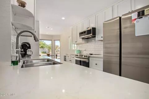 Kitchen - 3042 E Cannon Dr, Phoenix, AZ 85028 photo 1 of 6