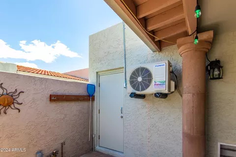 Exterior - 3042 E Cannon Dr, Phoenix, AZ 85028 photo 11 of 16