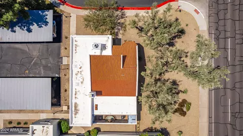 Exterior - 3042 E Cannon Dr, Phoenix, AZ 85028 photo 15 of 16