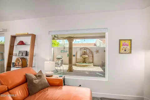 Living - 3042 E Cannon Dr, Phoenix, AZ 85028 photo 3 of 4