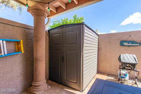Exterior - 3042 E Cannon Dr, Phoenix, AZ 85028 photo 8 of 16