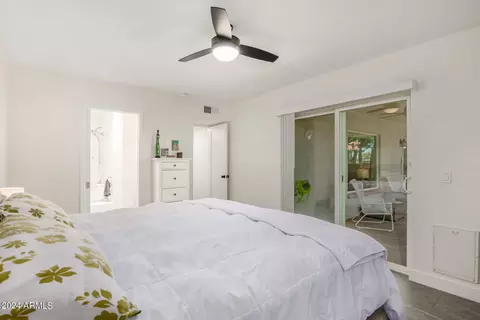 Bedroom - 3042 E Cannon Dr, Phoenix, AZ 85028 photo 2 of 4