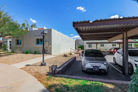 Exterior - 3042 E Cannon Dr, Phoenix, AZ 85028 photo 13 of 16