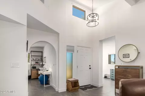 Entry Way - 3042 E Cannon Dr, Phoenix, AZ 85028 photo 1 of 3