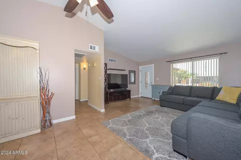 2002 W Meadow Dr, Phoenix, AZ 85023 photo 10