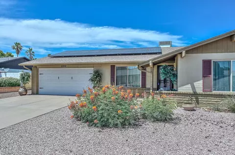 2002 W Meadow Dr, Phoenix, AZ 85023 photo 3