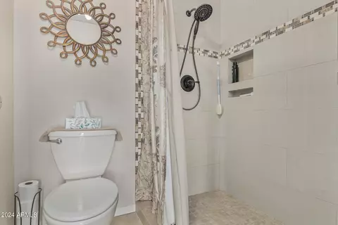 Bath - 4245 E Yawepe St, Phoenix, AZ 85044 photo 3 of 4
