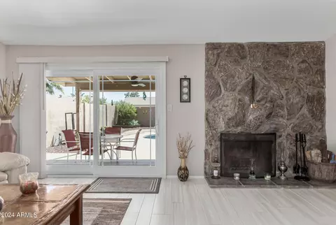 Living - 4245 E Yawepe St, Phoenix, AZ 85044 photo 1 of 3