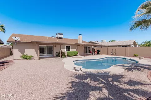 Exterior - 4245 E Yawepe St, Phoenix, AZ 85044 photo 6 of 13