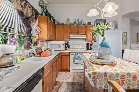 Kitchen - 8532 W Edgemont Ave, Phoenix, AZ 85037 photo 2 of 2