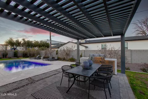 Exterior - 2802 E Pierson St, Phoenix, AZ 85016 photo 6 of 11