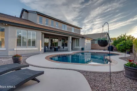 Exterior - 3328 E Vaughn Ave, Gilbert, AZ 85234 photo 3 of 8