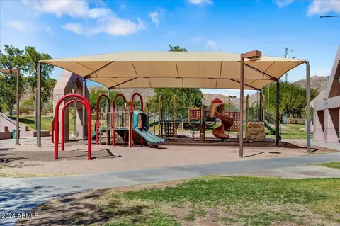 View/Area - 1018 E Silverwood Dr, Phoenix, AZ 85048 photo 2 of 3