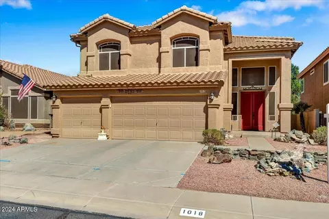 1018 E Silverwood Dr, Phoenix, AZ 85048
